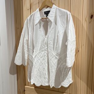 Chic White Embroidered Blouse